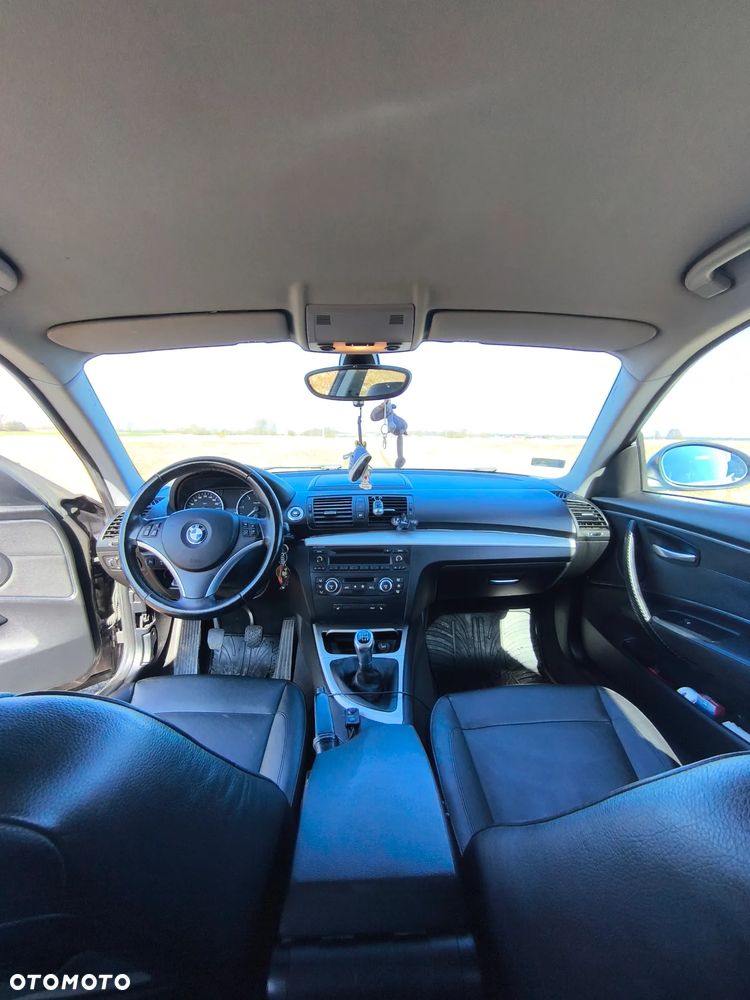 BMW Seria 1 118d DPF - 11