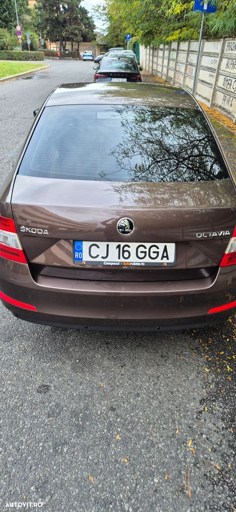 Skoda Octavia 2.0 TDI DSG Ambition - 5