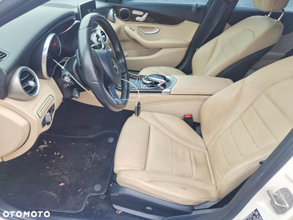 Mercedes-Benz Klasa C 300 7G-TRONIC AMG Line - 7