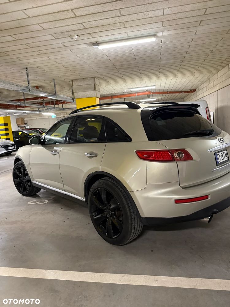 Infiniti FX - 11