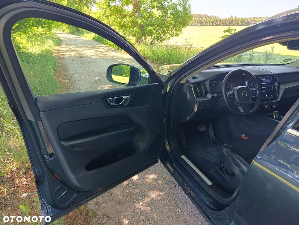 Volvo XC 60 B4 B Geartronic Momentum Pro - 20