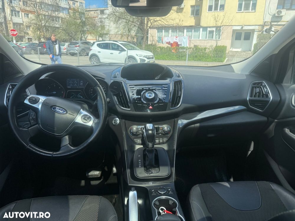 Ford Kuga 2.0 TDCi Powershift 4WD Titanium - 24