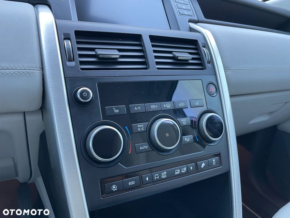 Land Rover Discovery Sport TD4 HSE Luxury - 29