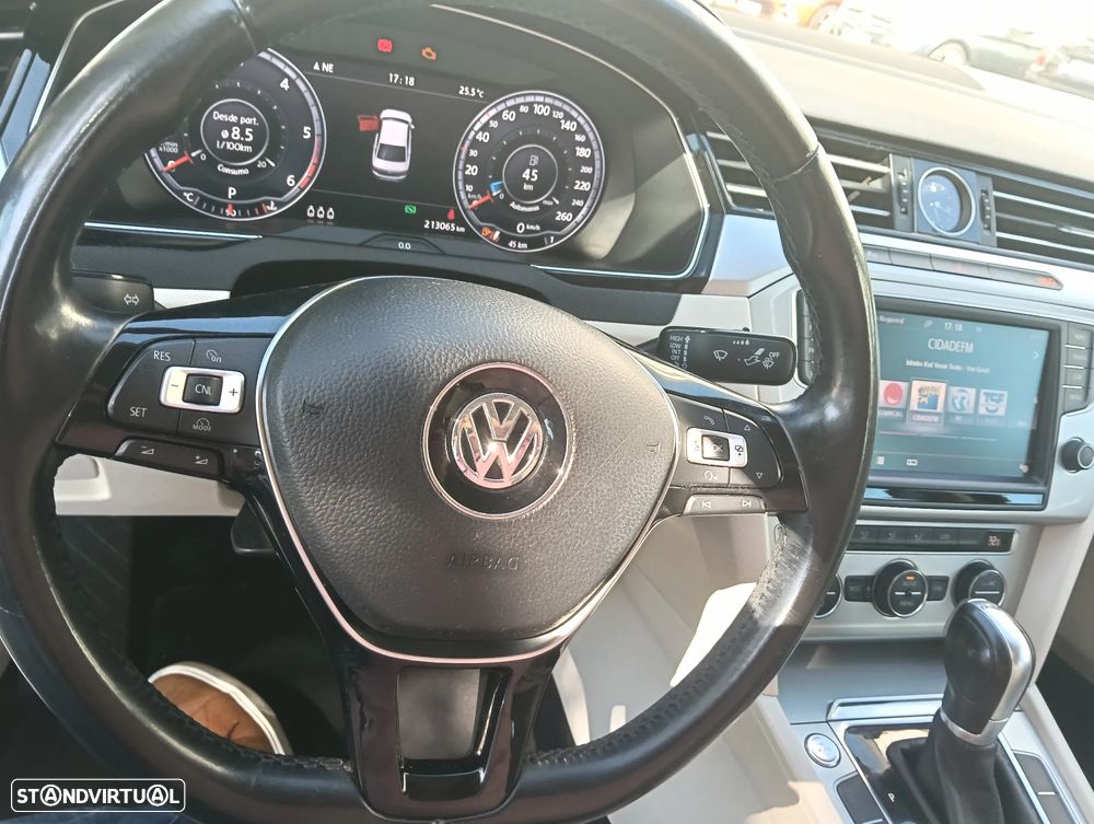 VW Passat 2.0 TDI Highline DSG - 27