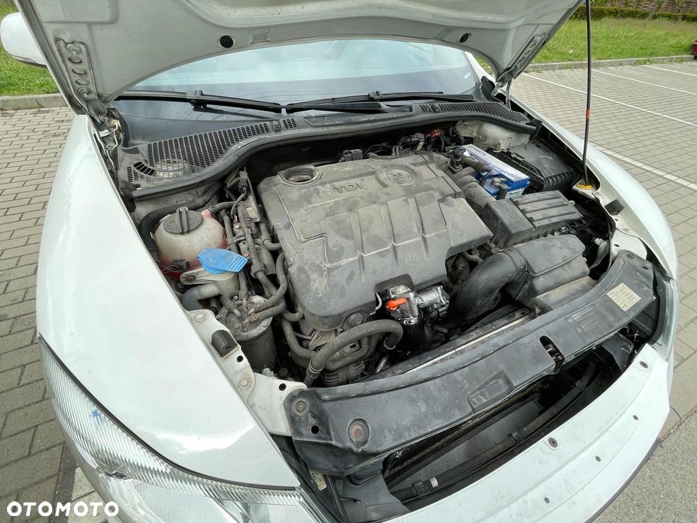Skoda Octavia 2.0 TDI CR DPF DSG RS - 19