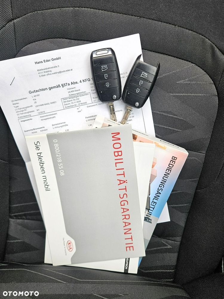 Kia Ceed 1.6 CRDi 128 Dream-Team Edition - 40