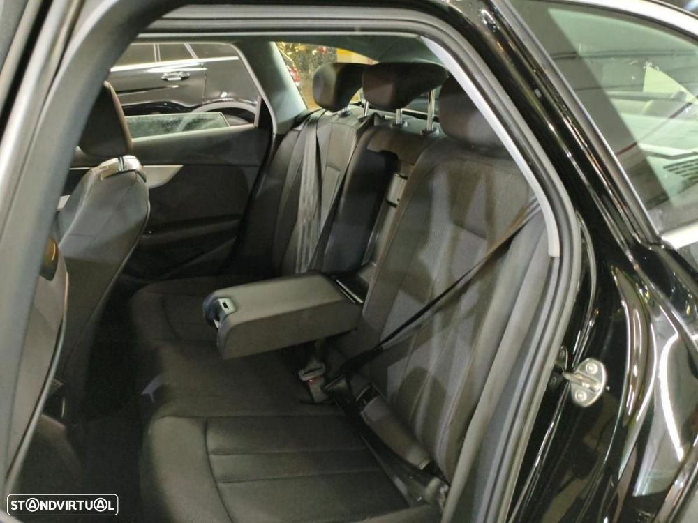 Audi A4 Avant 30 TDI S tronic - 4