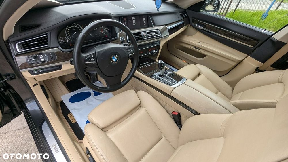 BMW Seria 7 - 12