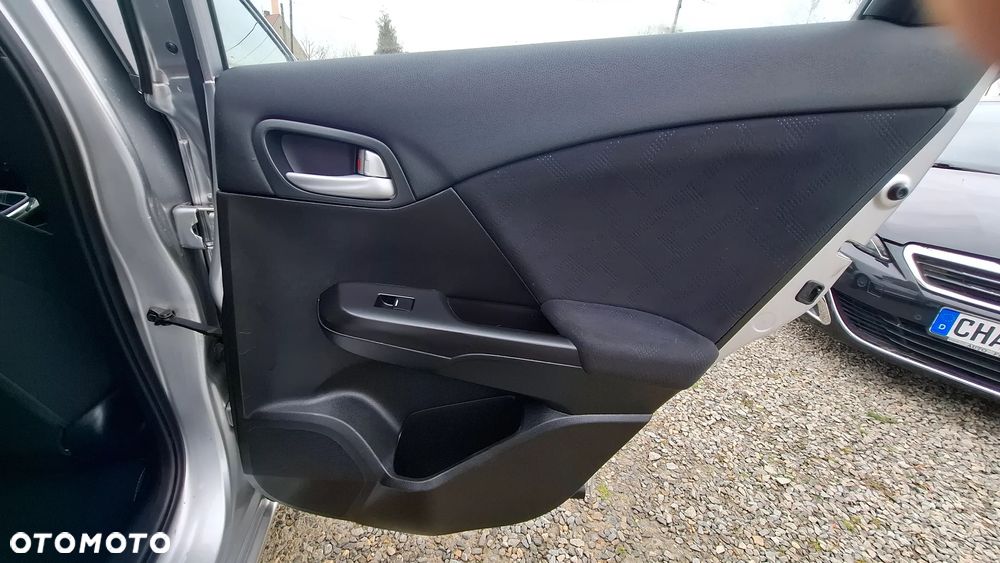 Honda Civic 1.6 i-DTEC Lifestyle Black Edition - 20