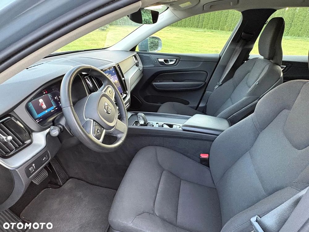 Volvo XC 60 B4 D AWD Momentum Pro - 11