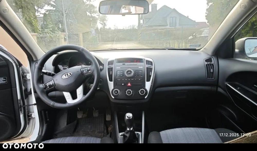 Kia Ceed 1.6 Crdi S Euro2012 - 17