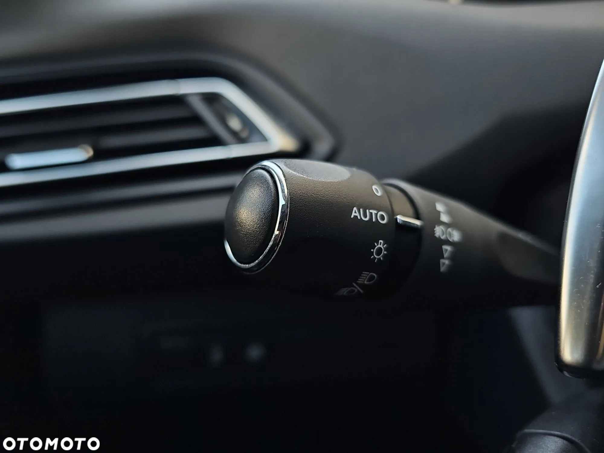 Peugeot 308 PureTech 130 GPF EAT8 Stop & Start Allure Pack - 32