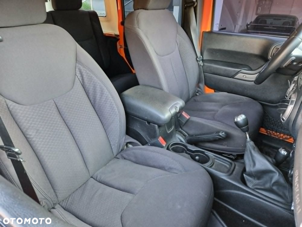 Jeep Wrangler - 8