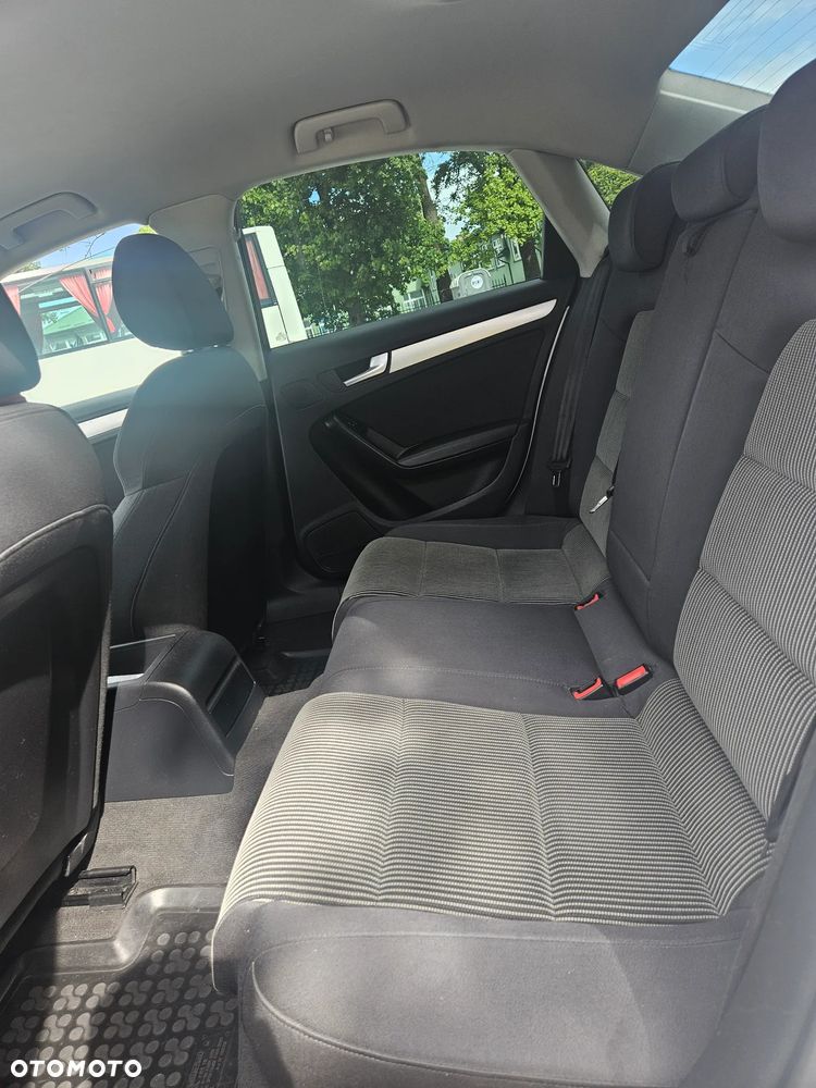 Audi A4 Limousine - 10