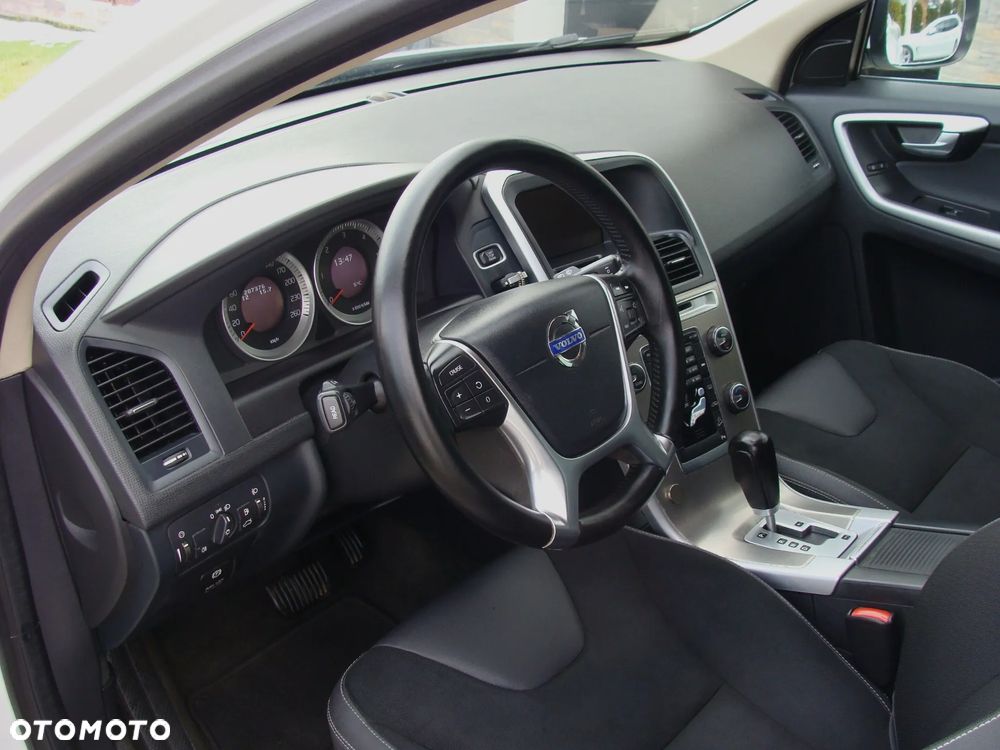Volvo XC 60 D5 AWD Momentum - 7