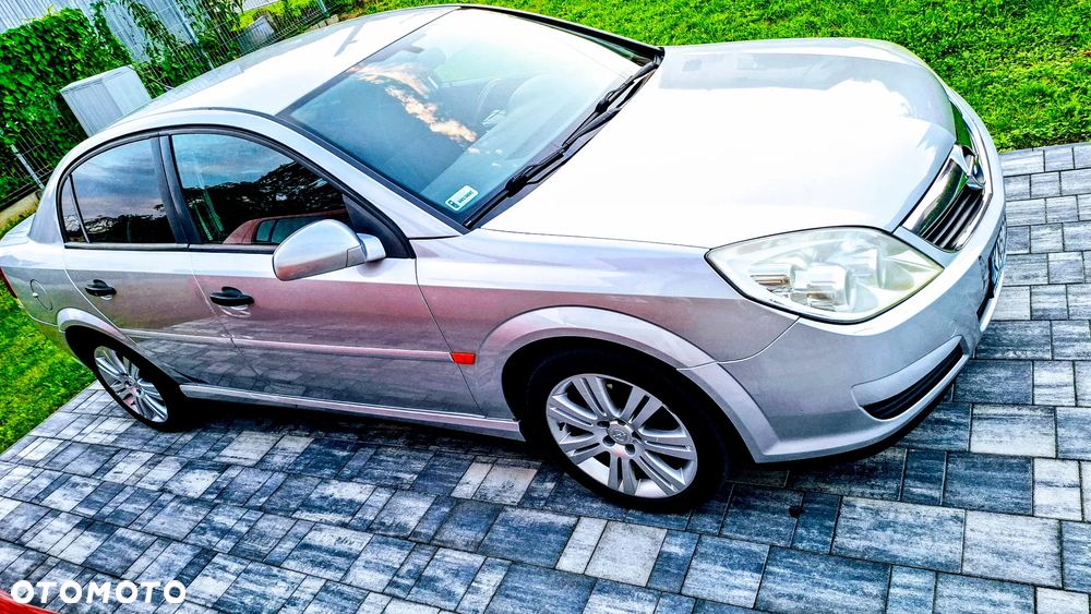 Opel Vectra 1.9 CDTI Essentia - 1