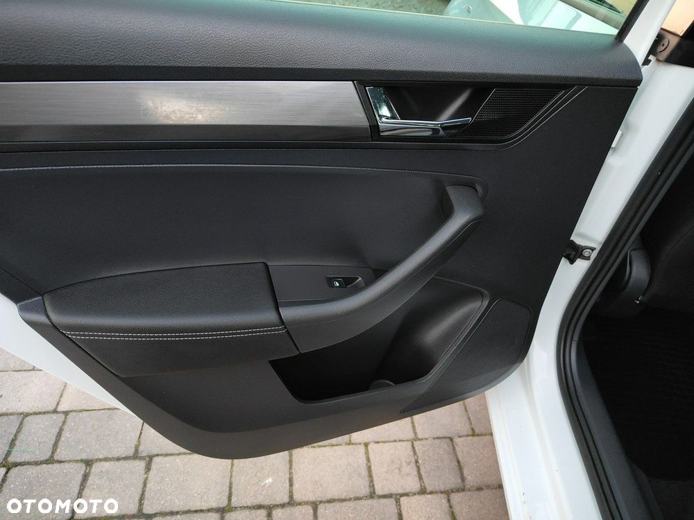 Skoda RAPID 1.0 TSI Clever - 28