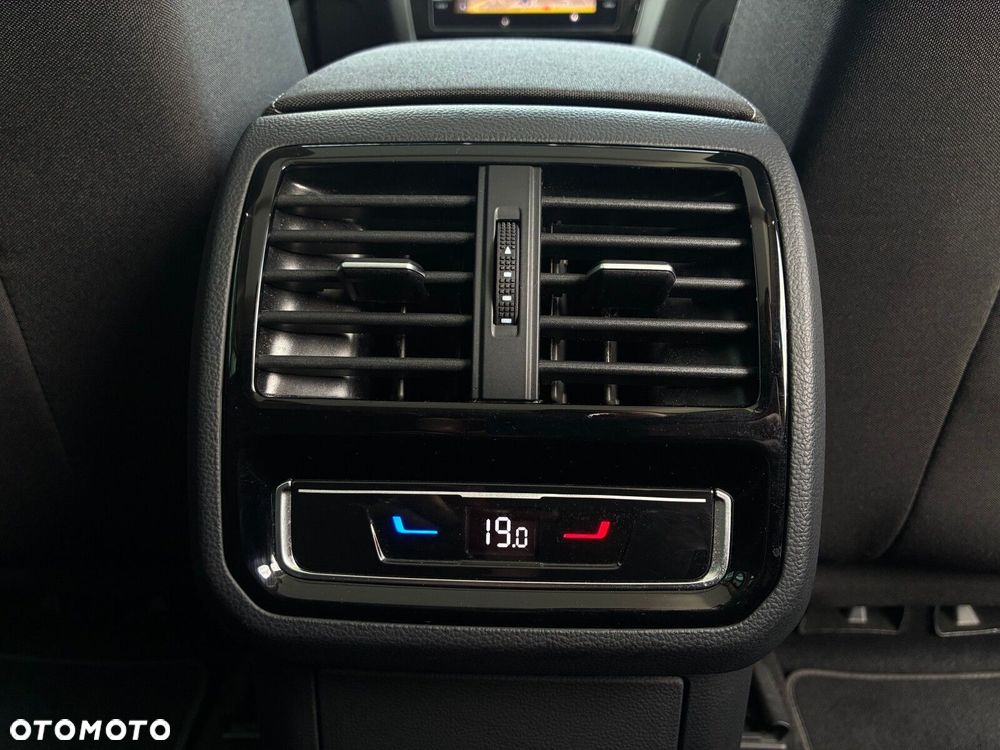 Volkswagen Passat - 30