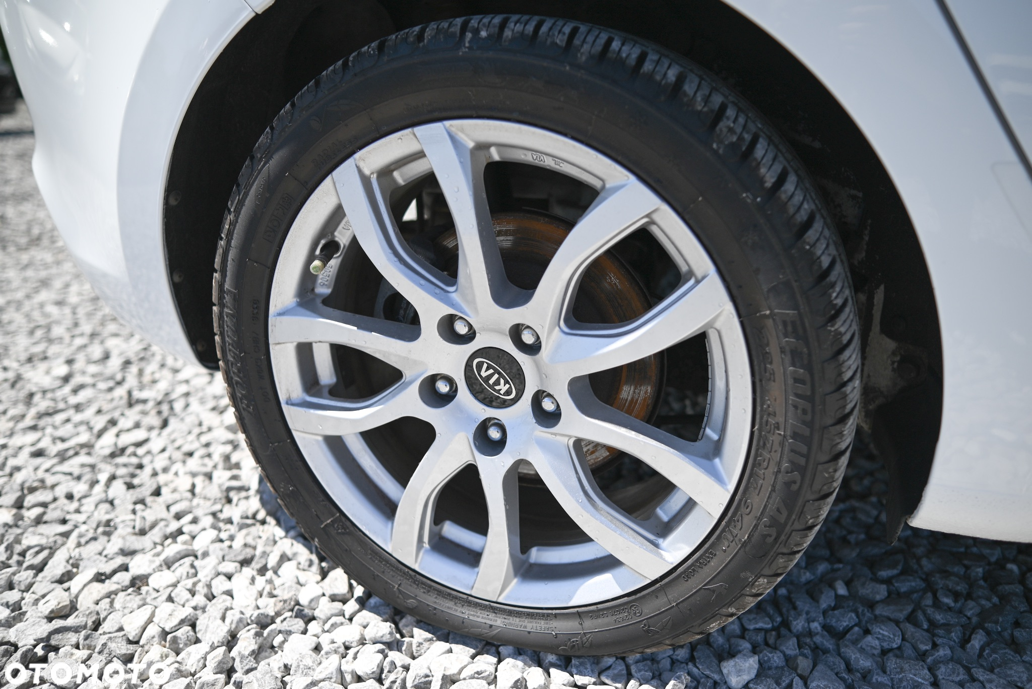 Kia Carens - 8