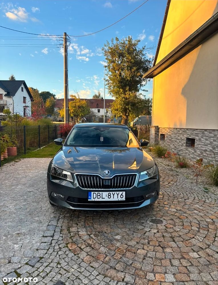 Skoda Superb 2018 photo 2
