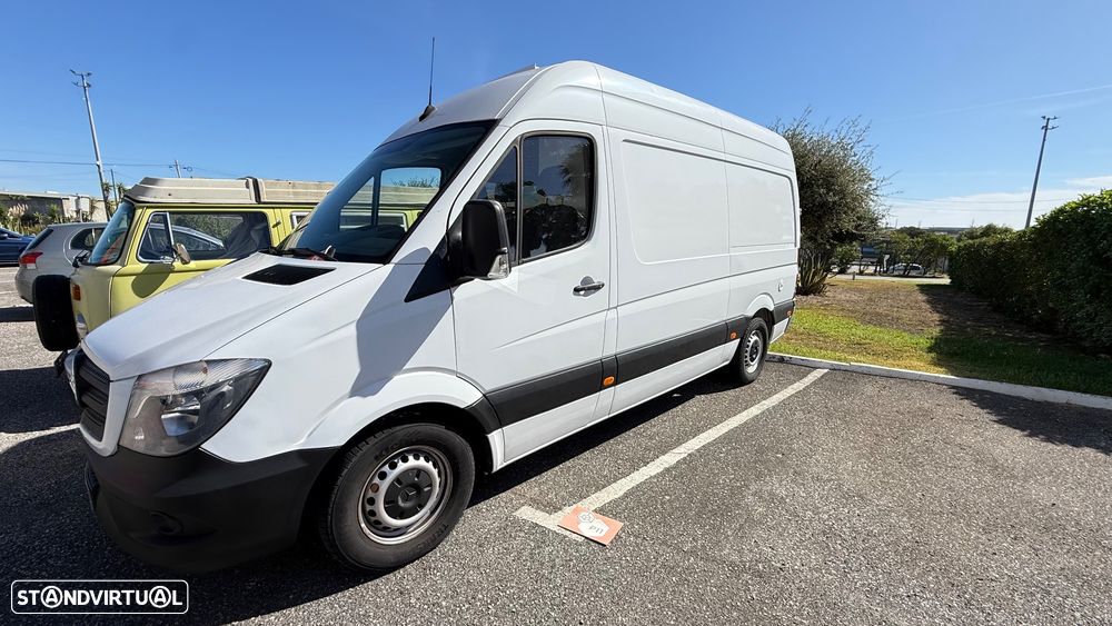 Mercedes-Benz Sprinter - 2