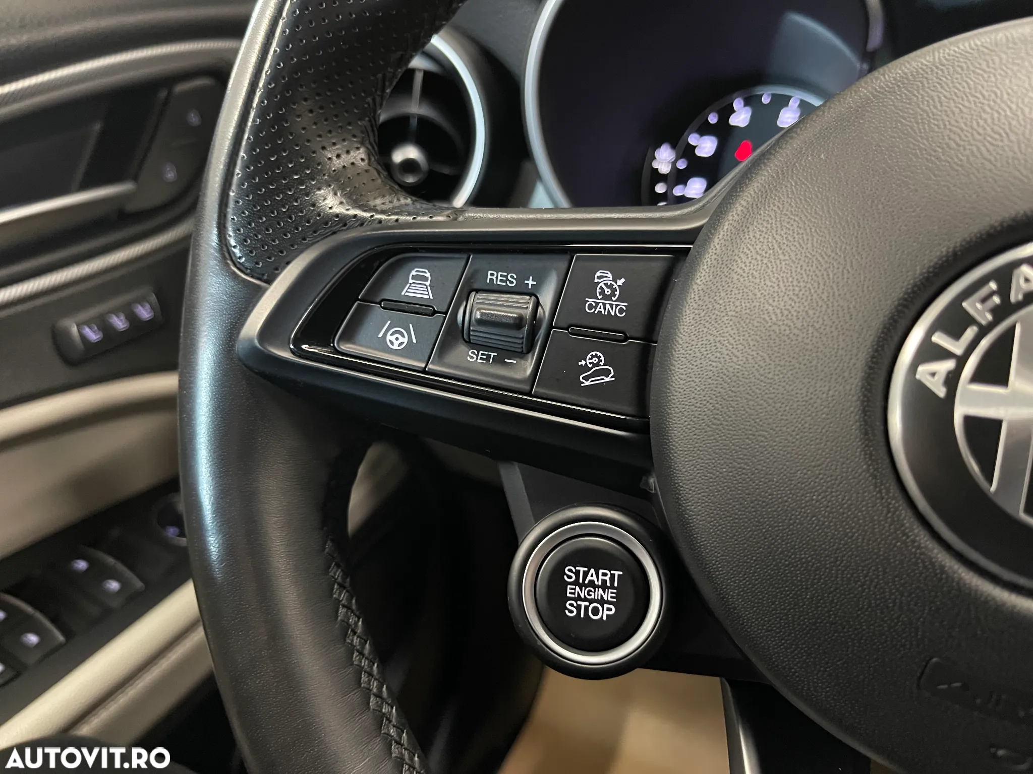 Alfa Romeo Stelvio 2.0 Turbo AWD AT8 Veloce - 30