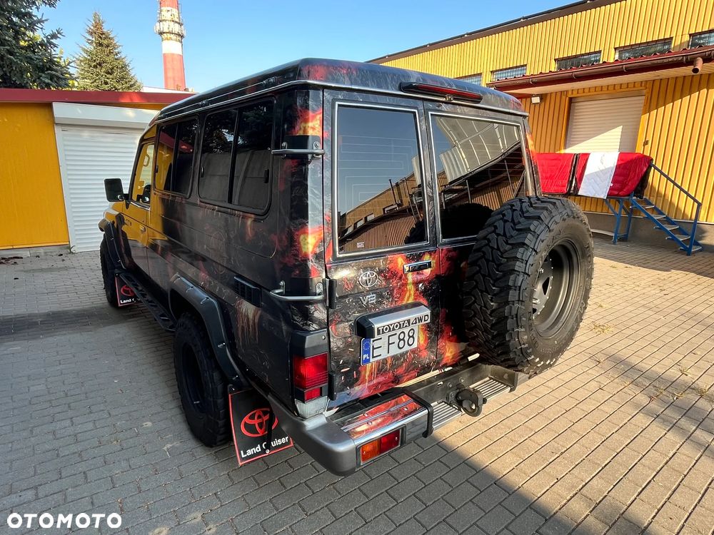 Toyota Land Cruiser - 6