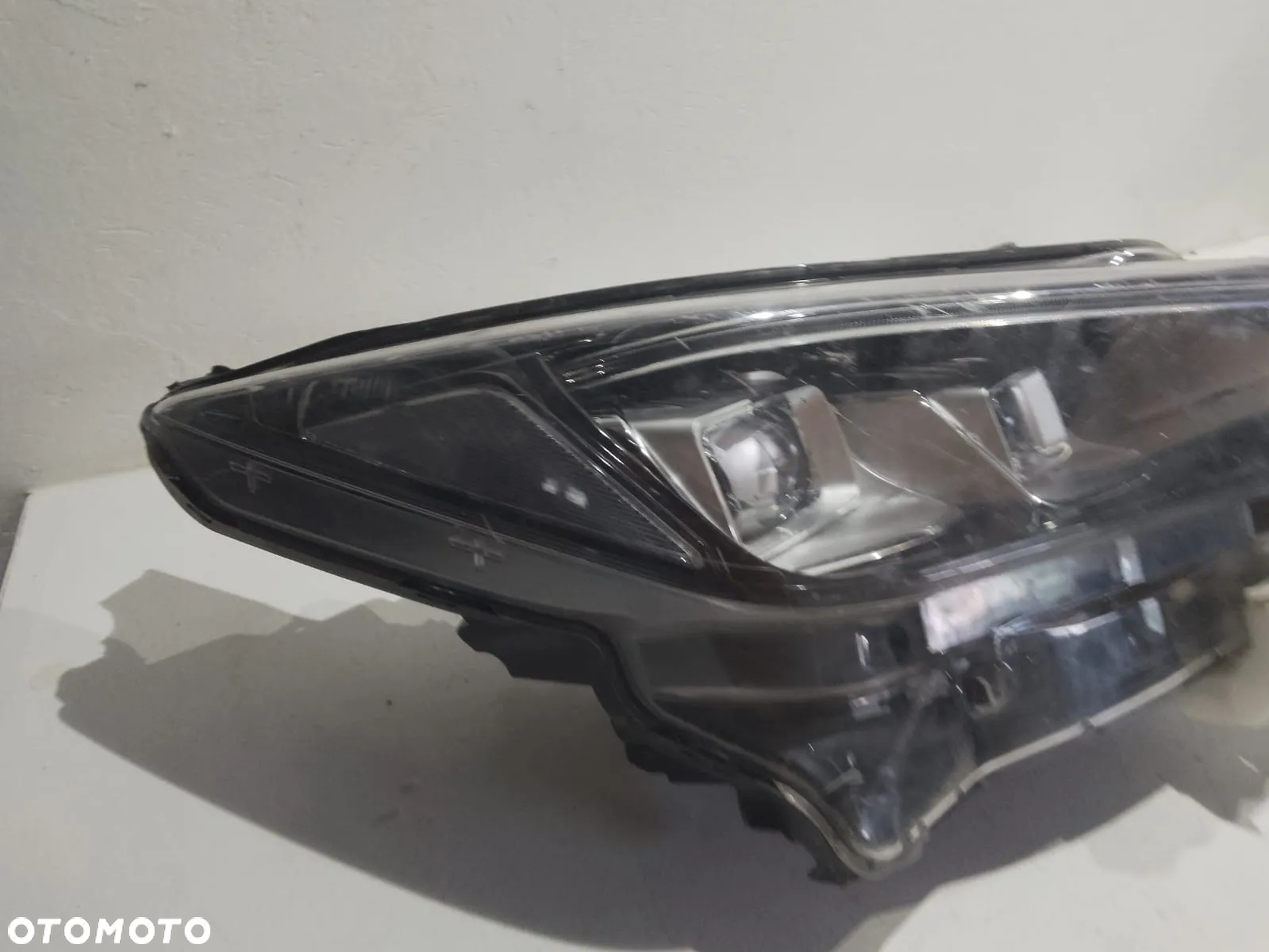 LAMPA PRAWY PRZÓD EU LED 260105SH5A NISSAN LEAF II 2 17- - 2