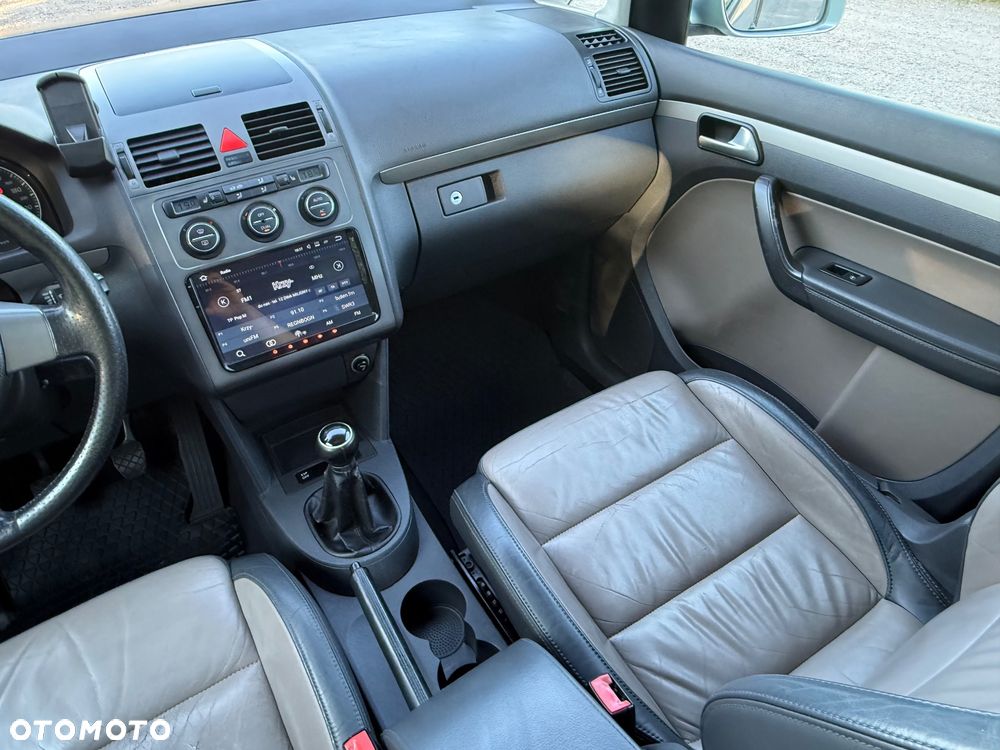 Volkswagen Touran 2.0 TDI DPF Cross - 9