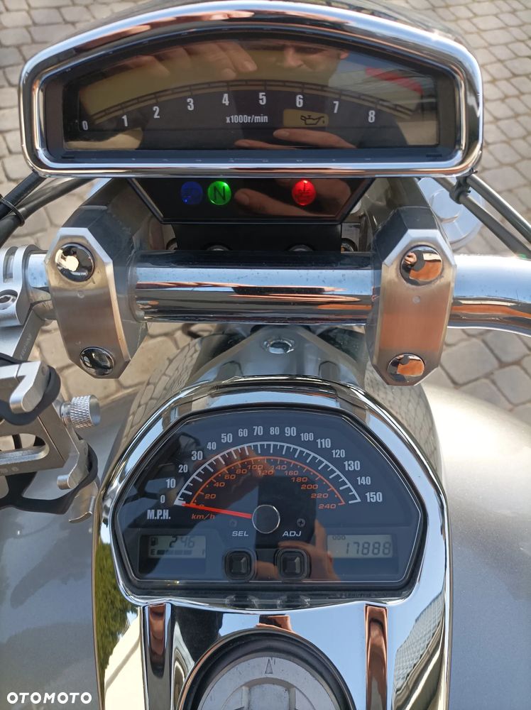 Suzuki Boulevard - 7