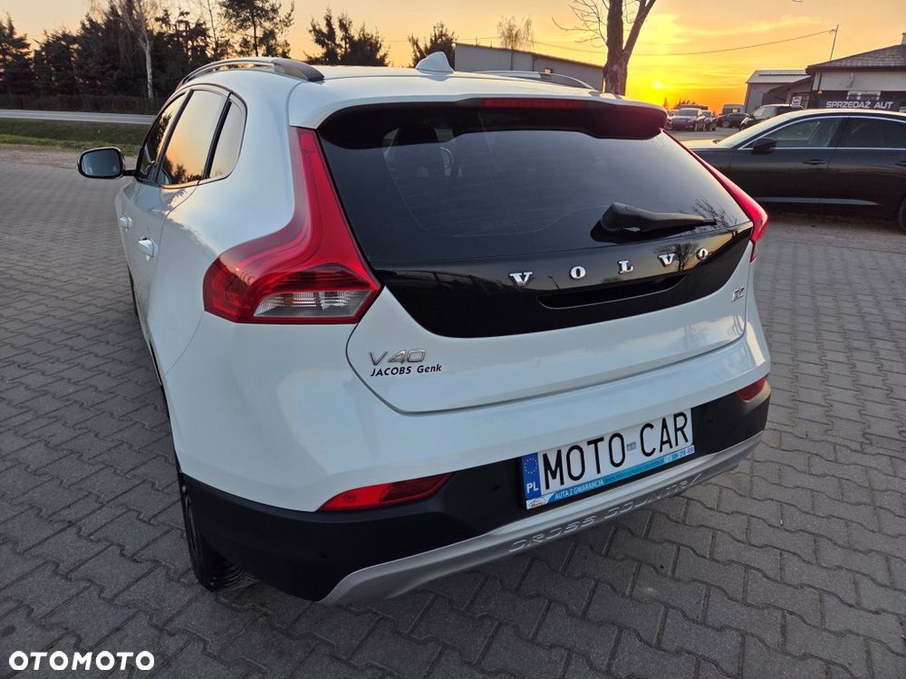 Volvo V40 Cross Country D2 Momentum - 12