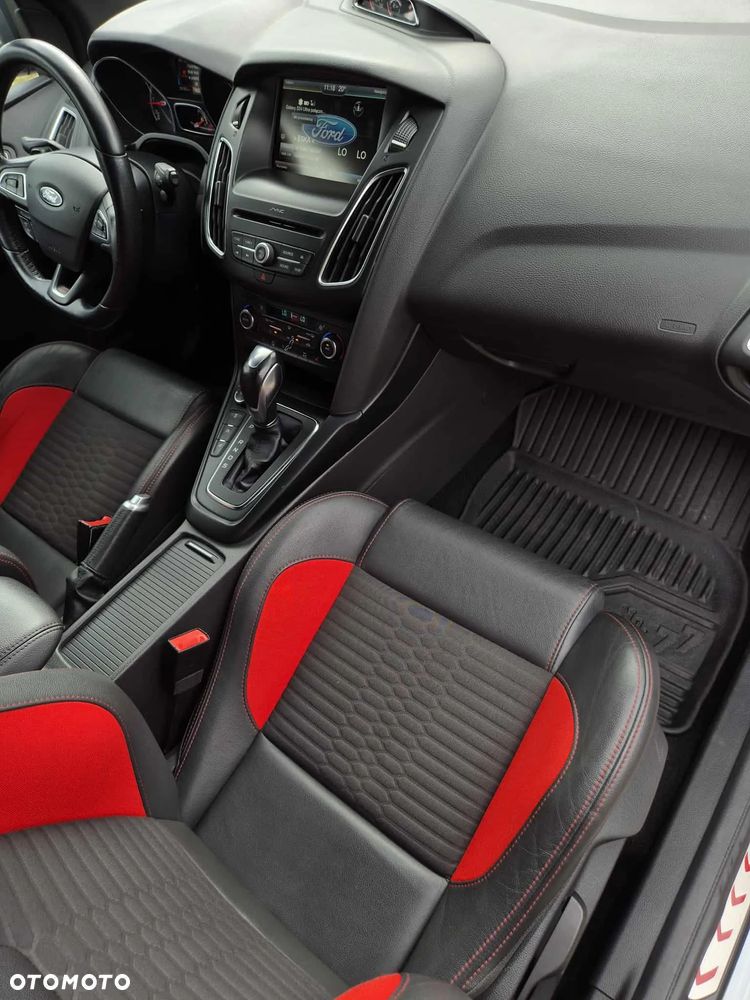 Ford Focus 2.0 TDCi ST PowerShift - 19