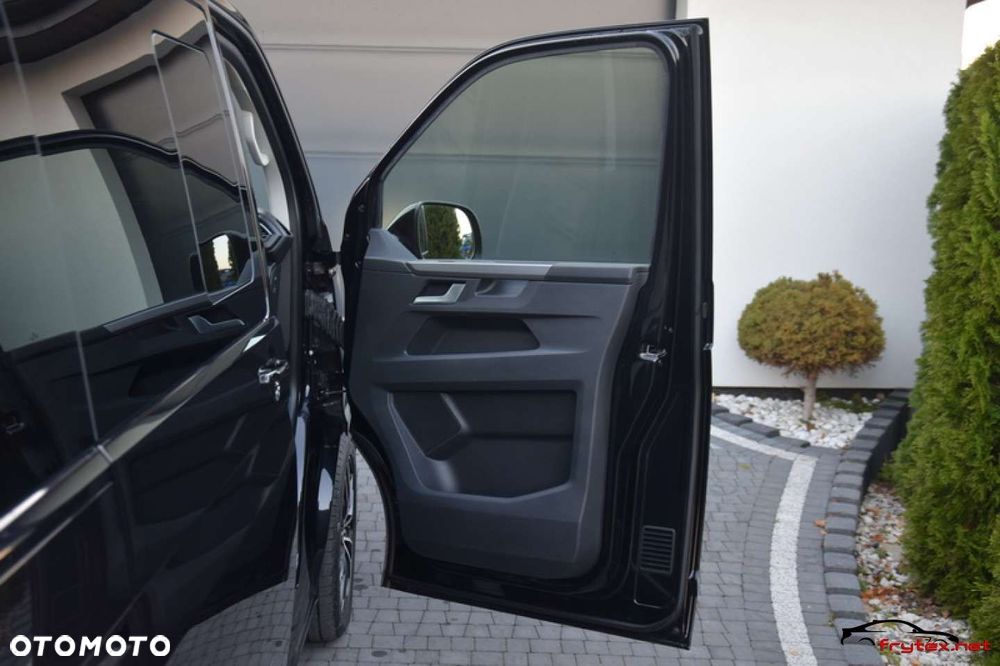 Volkswagen Multivan - 31
