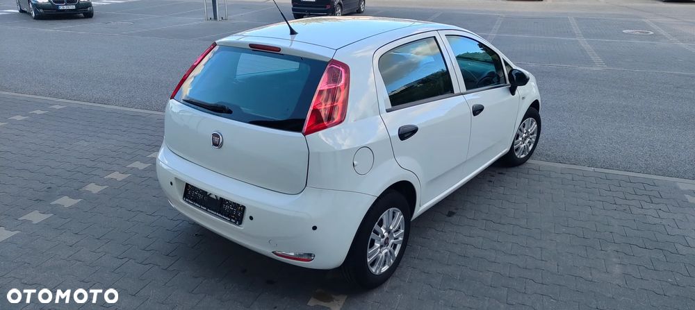 Fiat Punto Evo 1.4 8V Estiva Blue&Me - 11
