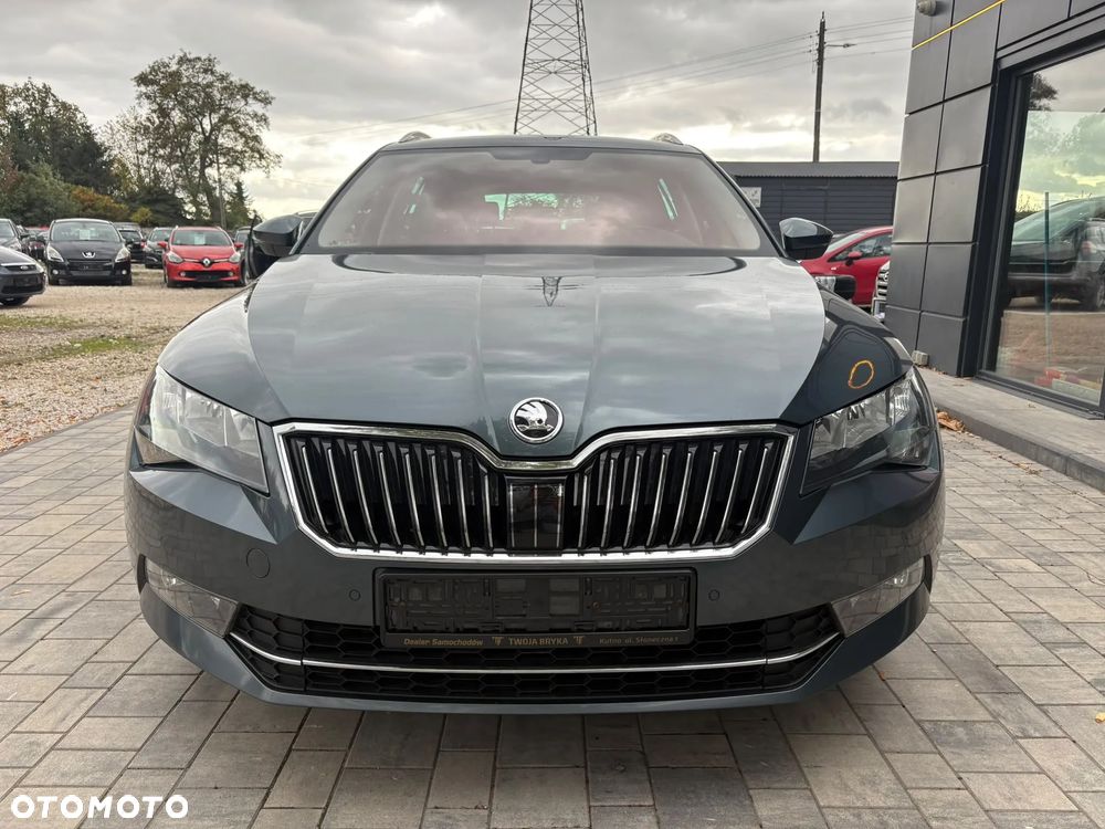 Skoda Superb 2018 photo 2