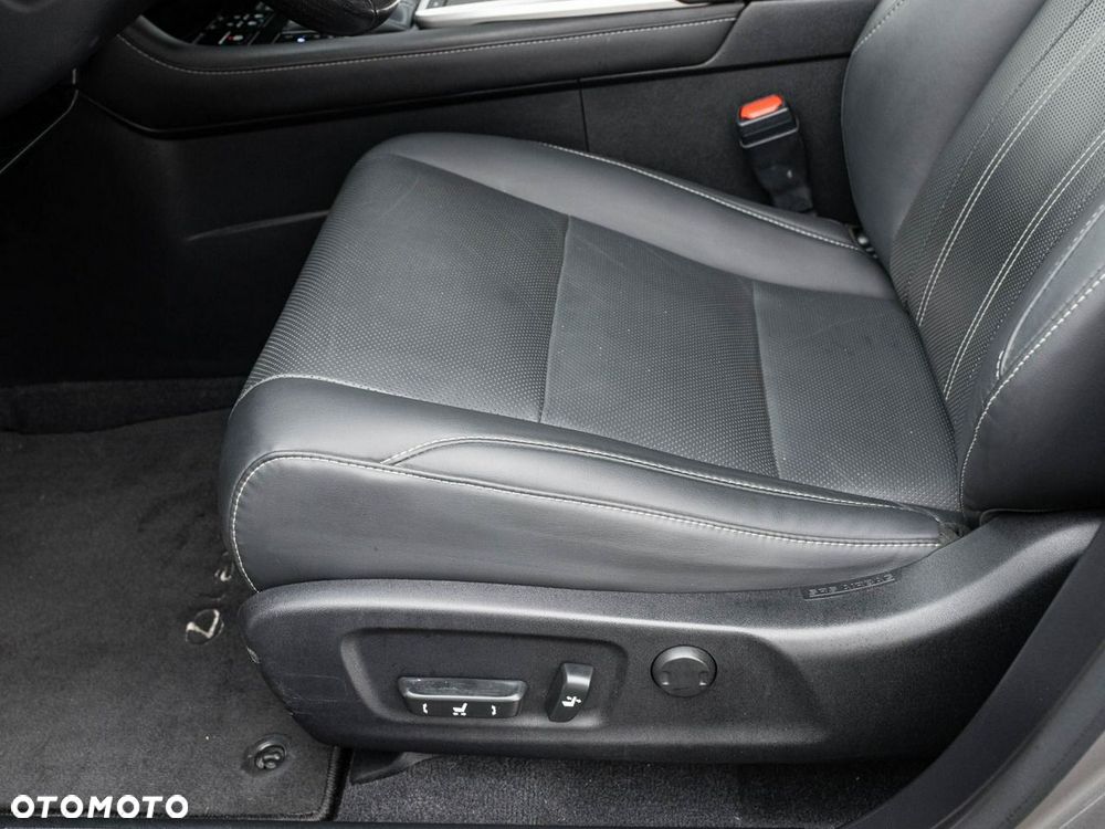 Lexus RX - 11