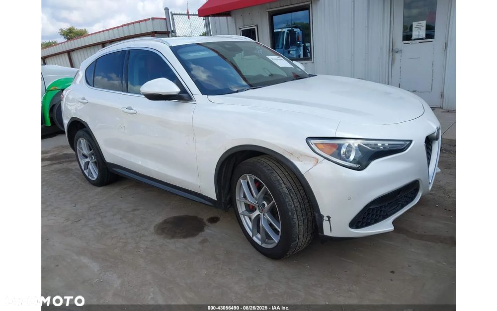 Alfa Romeo Stelvio - 2