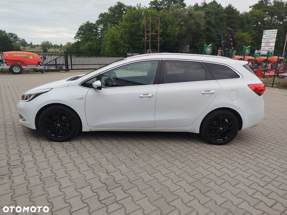 Kia Ceed 1.6 CRDi 128 Dream-Team Edition - 9