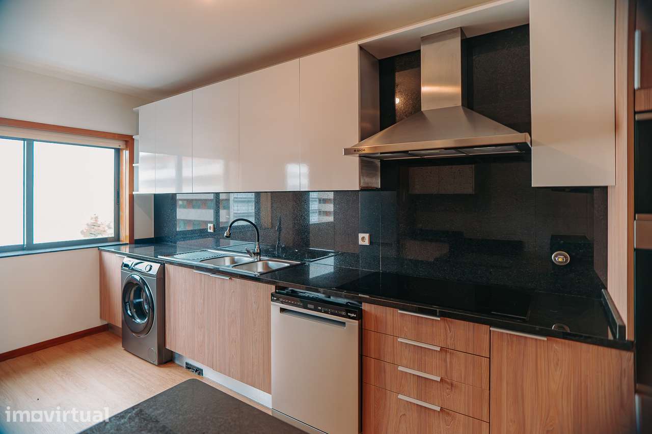 Apartamento T3 com garagem - Zona privilegiada - Grande imagem: 2/11