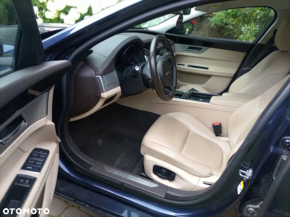 Jaguar XF 2.0 i4D Prestige - 21