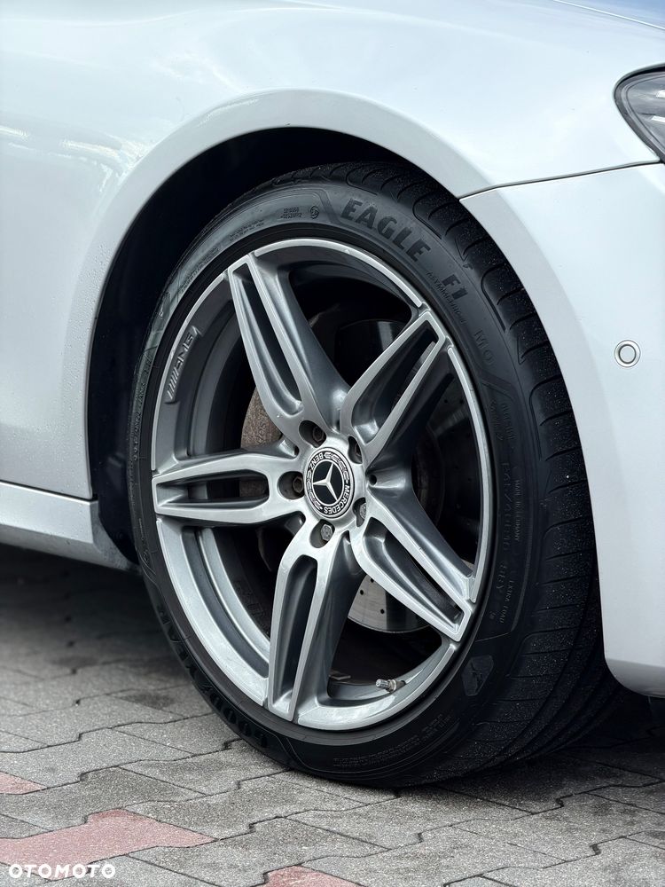 Mercedes-Benz Klasa E 220 d 4-Matic 9G-TRONIC - 26
