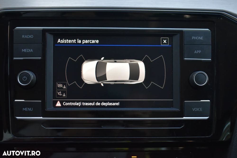 Volkswagen Passat 2.0 TDI DSG 4Motion Highline - 17