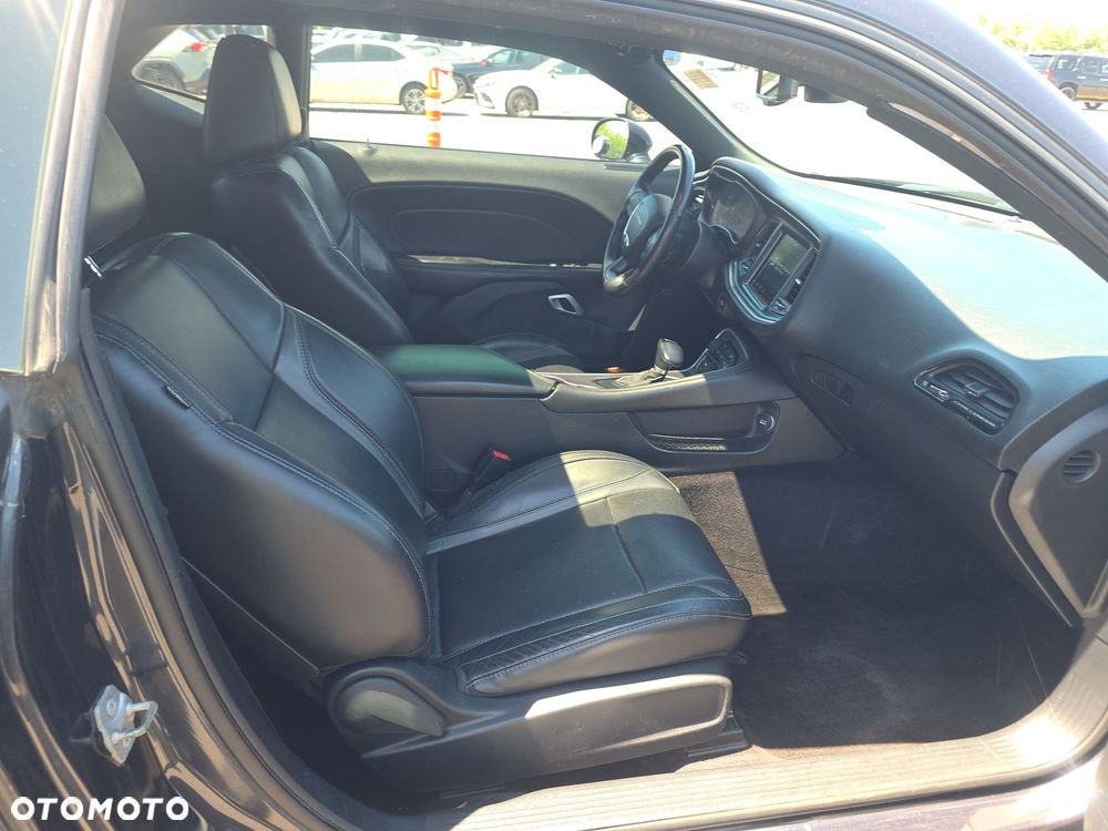 Dodge Challenger 3.6 SXT Plus - 9