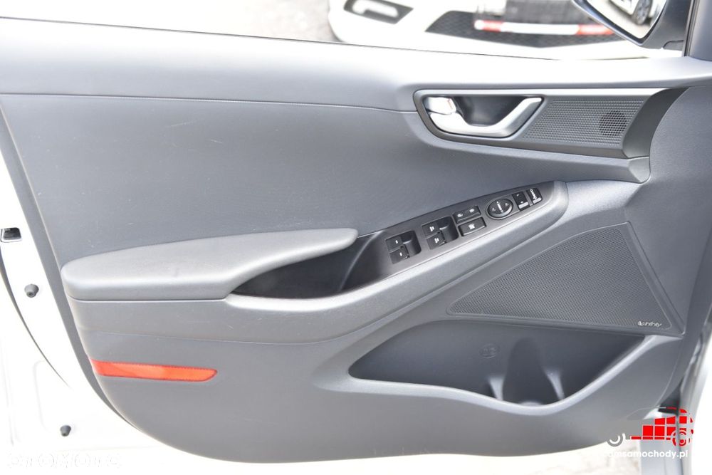 Hyundai IONIQ - 15