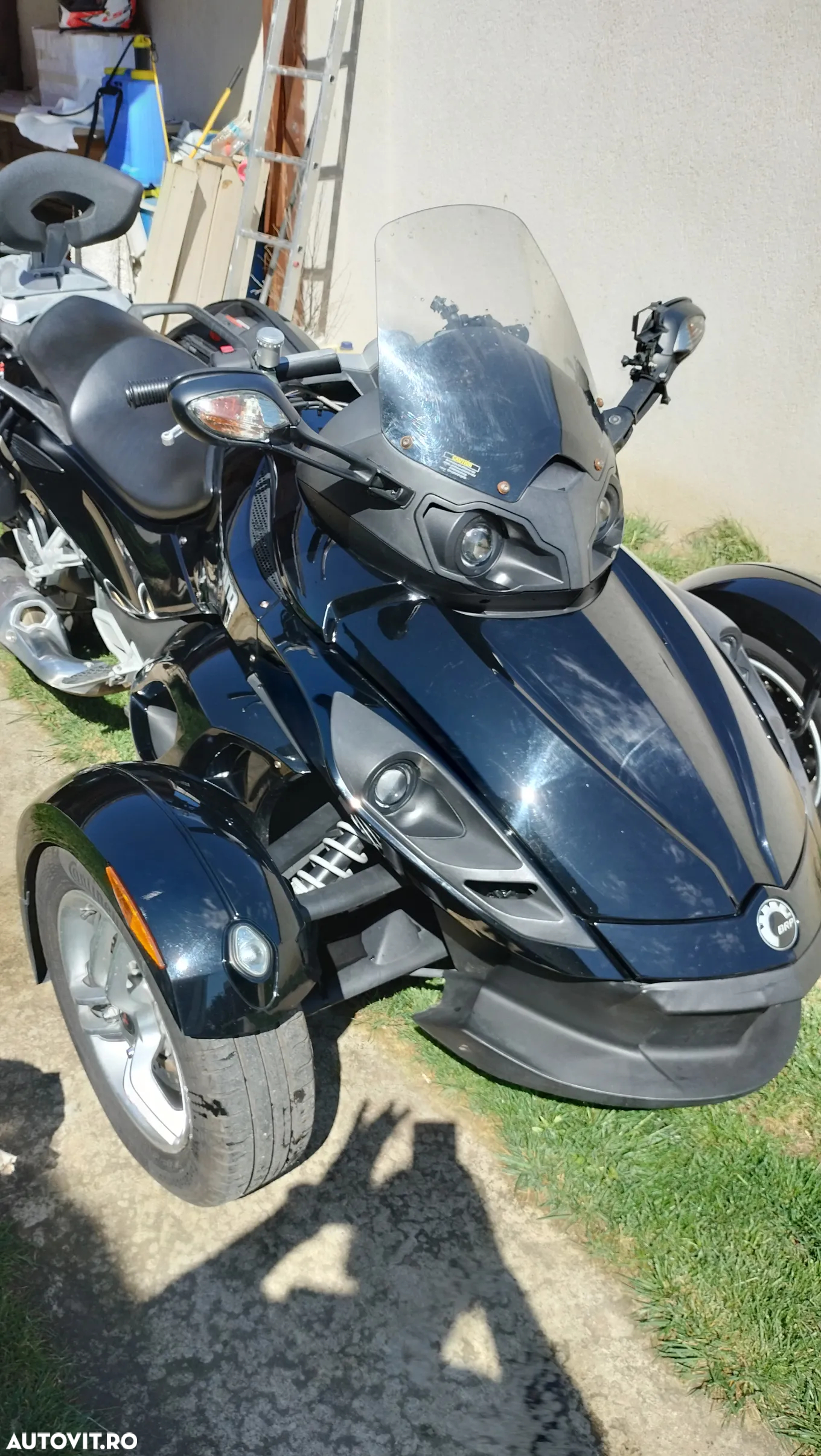 Can-Am Spyder - 17