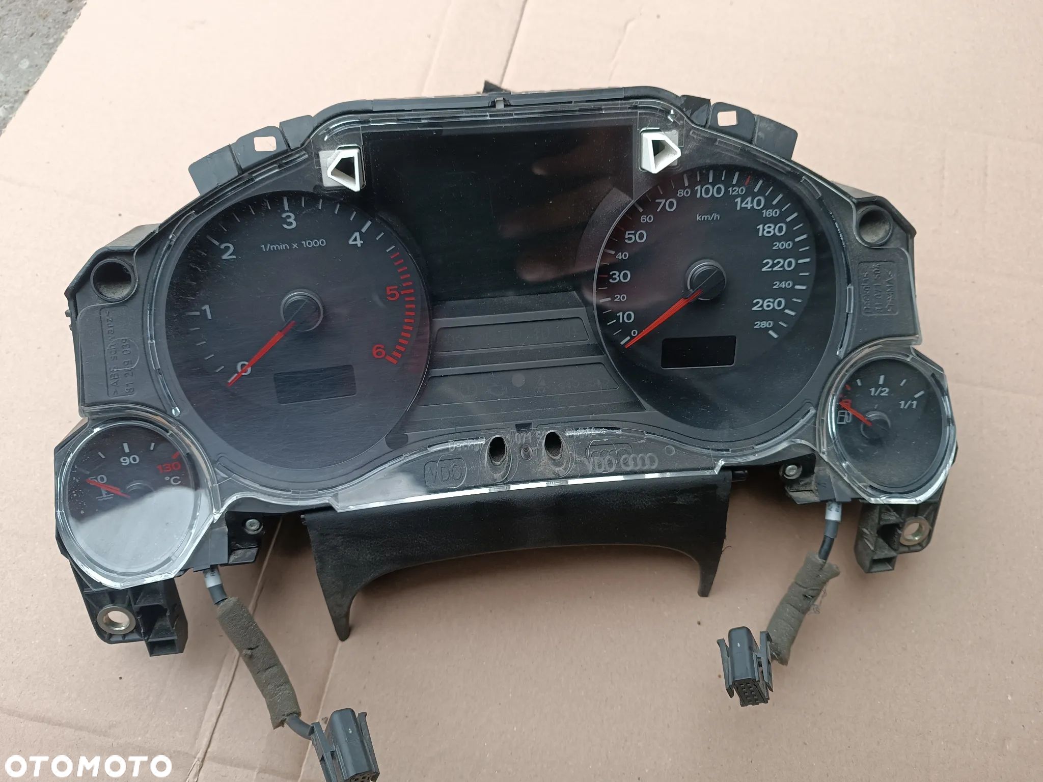 LICZNIK ZEGARY 4E0920931SX AUDI A8 D3 LIFT 4.2 TDI - 1