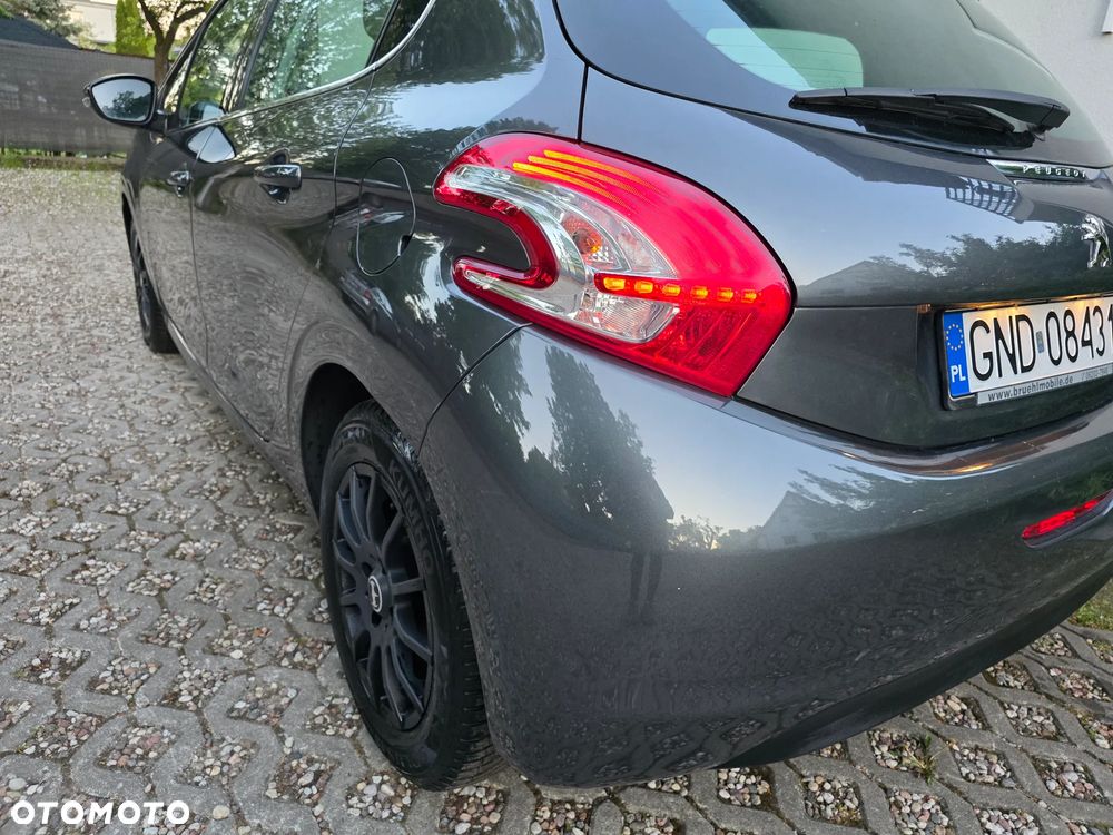 Peugeot 208 1.2 VTi Allure - 29