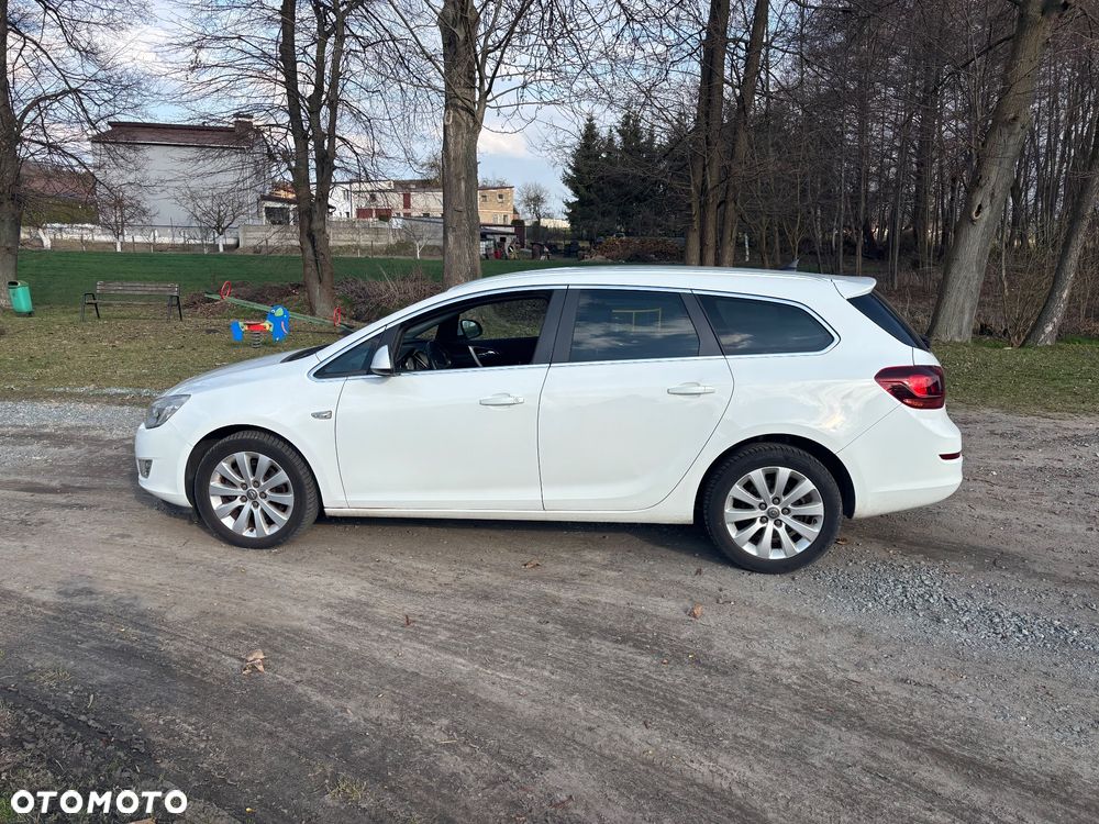Opel Astra 1.7 CDTI DPF NAVI - 9