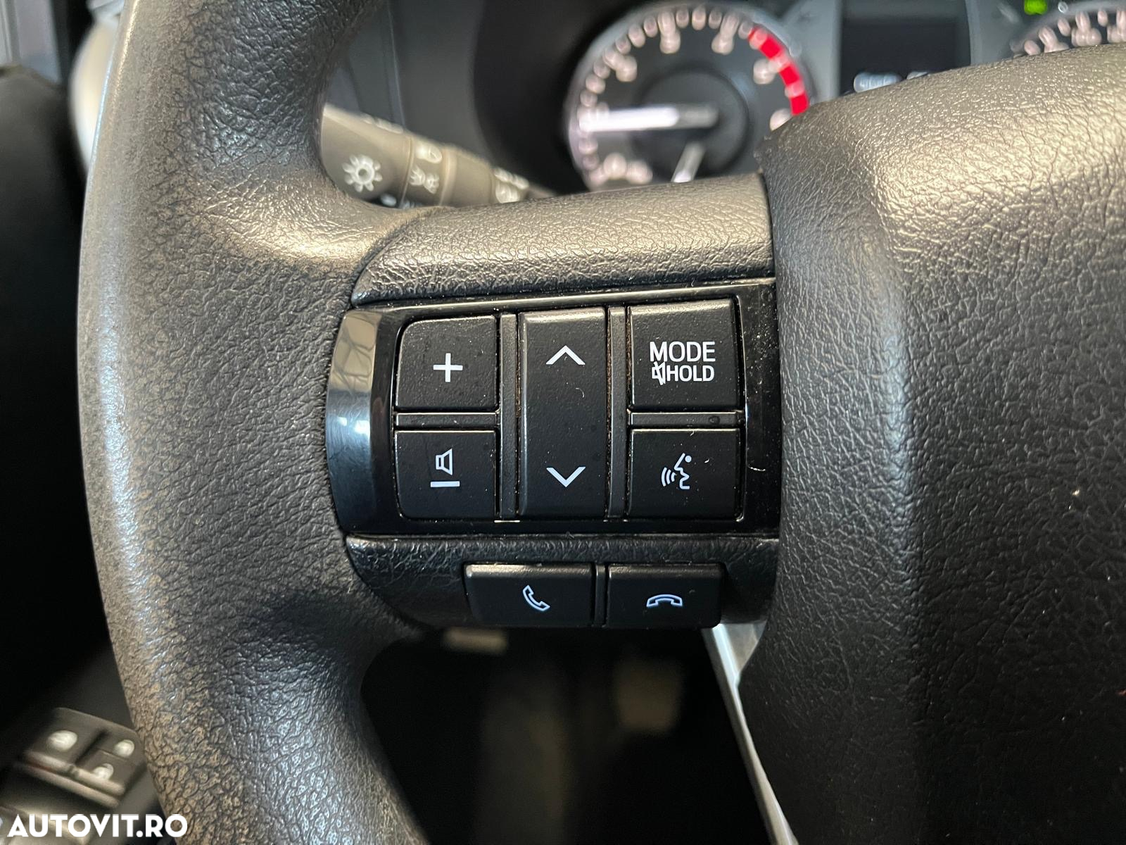 Toyota Hilux 2.4D 150CP 4x4 Double Cab 6MT Comfort - 12