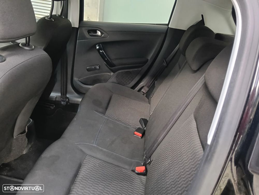 Peugeot 208 1.2 PureTech Style - 14